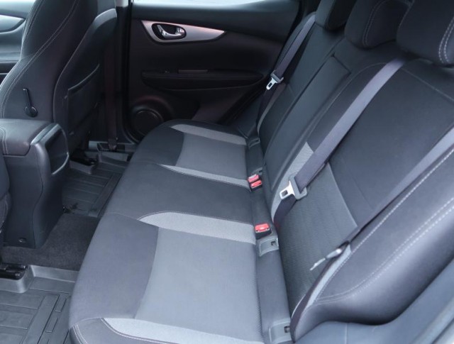 Nissan Qashqai  1.2 DIG-T 