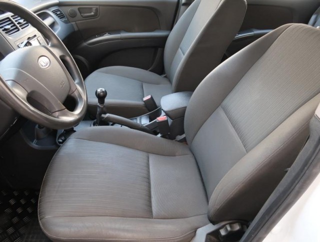 Kia Sportage  2.0 16V 