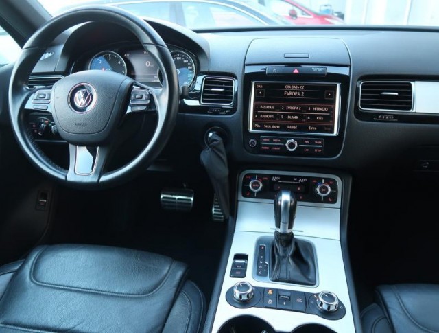 Volkswagen Touareg  3.0 TDI 