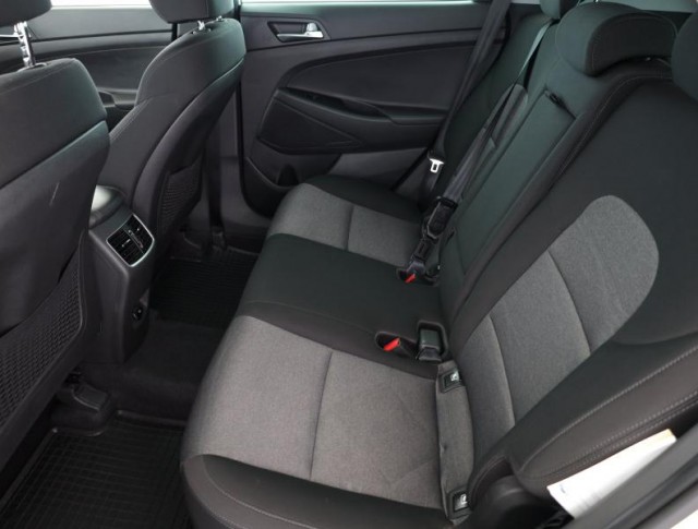 Hyundai Tucson  1.6 CRDi Trikolor