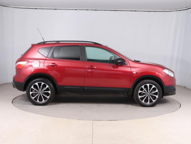 Nissan Qashqai  1.6 