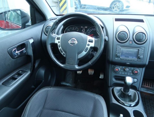 Nissan Qashqai  1.6 