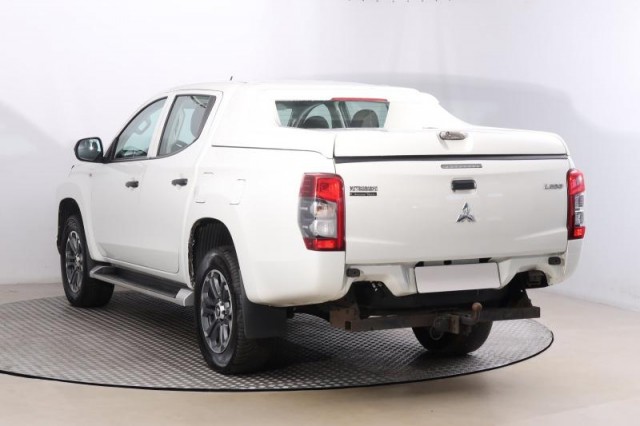 Mitsubishi L200  2.2 DI-D Invite Plus