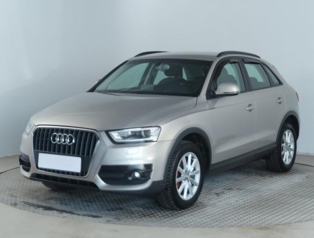 Audi Q3  2.0 TDI basis