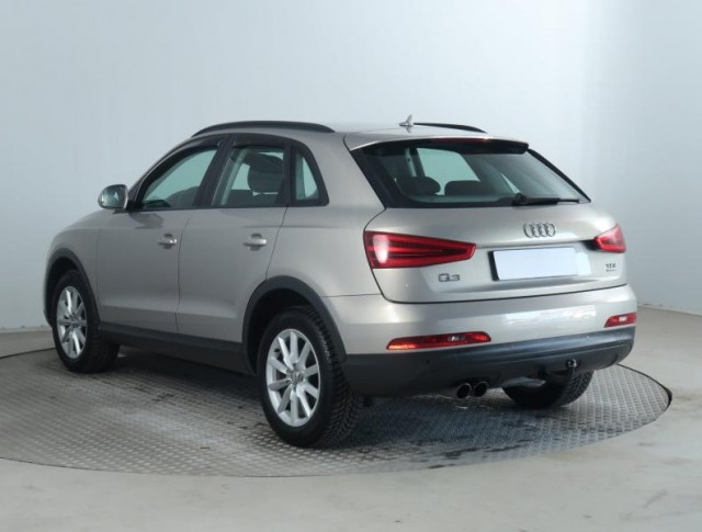 Audi Q3  2.0 TDI basis