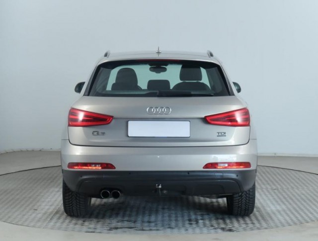 Audi Q3  2.0 TDI basis