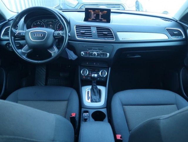 Audi Q3  2.0 TDI basis