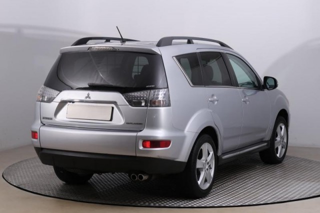 Mitsubishi Outlander  2.2 DI-D 