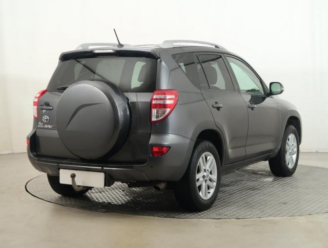 Toyota RAV 4  2.0 VVT-i 