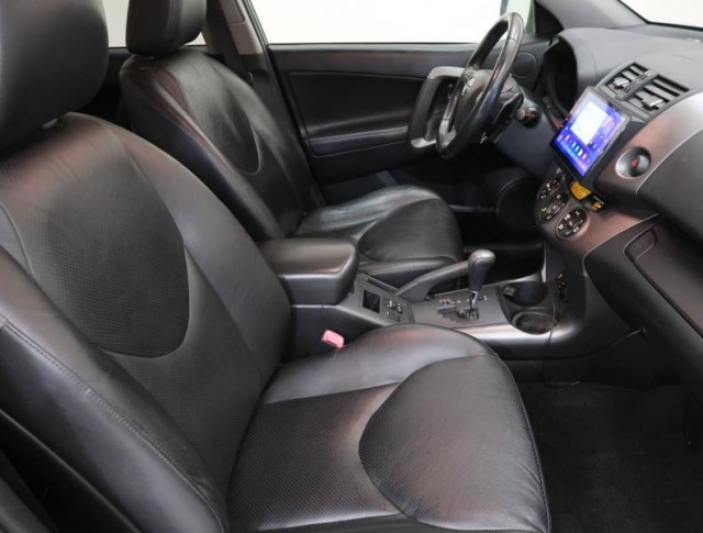 Toyota RAV 4  2.0 VVT-i 