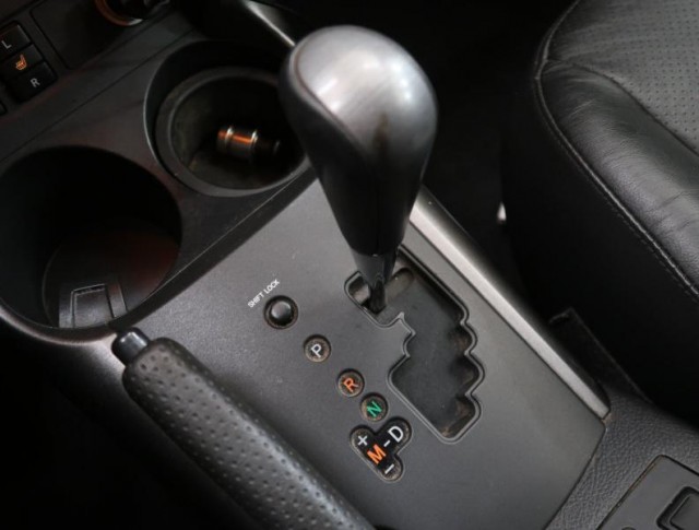 Toyota RAV 4  2.0 VVT-i 