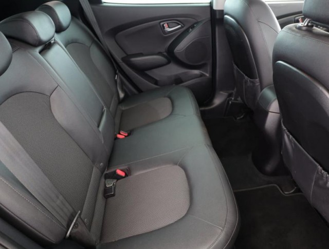 Hyundai ix35  2.0 CRDi Trikolor