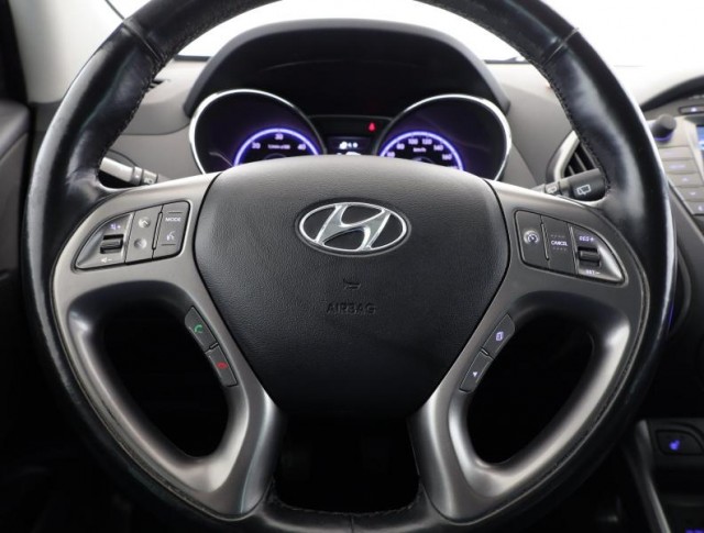 Hyundai ix35  2.0 CRDi Trikolor