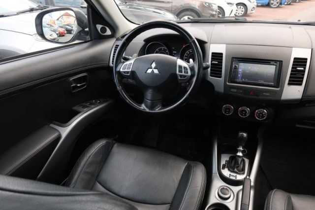 Mitsubishi Outlander  2.2 DI-D 