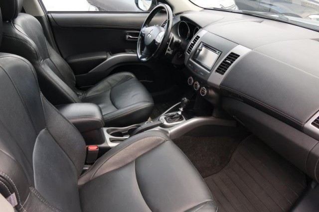 Mitsubishi Outlander  2.2 DI-D 