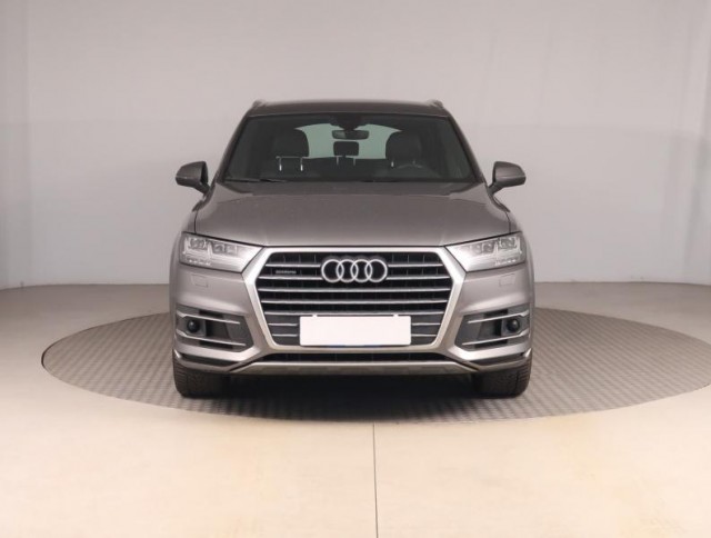 Audi Q7  3.0 TDI S-Line