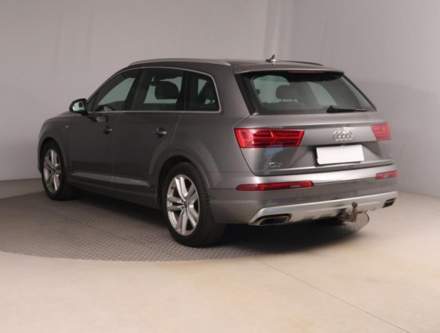 Audi Q7  3.0 TDI S-Line