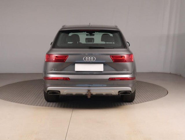 Audi Q7  3.0 TDI S-Line