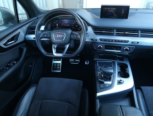 Audi Q7  3.0 TDI S-Line