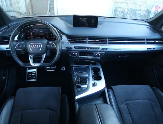 Audi Q7  3.0 TDI S-Line