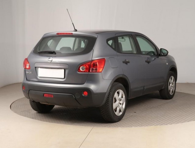 Nissan Qashqai  1.6 