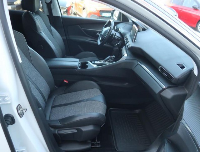 Peugeot 3008  1.2 PureTech 