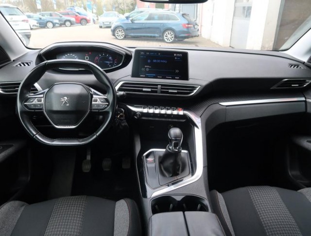 Peugeot 3008  1.2 PureTech 