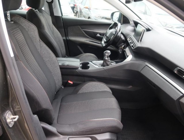 Peugeot 3008  1.2 PureTech 