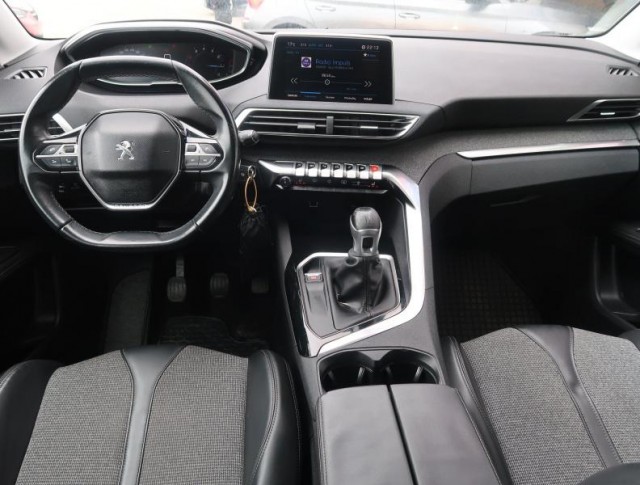 Peugeot 3008  1.2 PureTech 