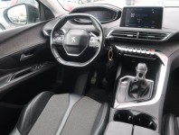 Peugeot 3008  1.2 PureTech 