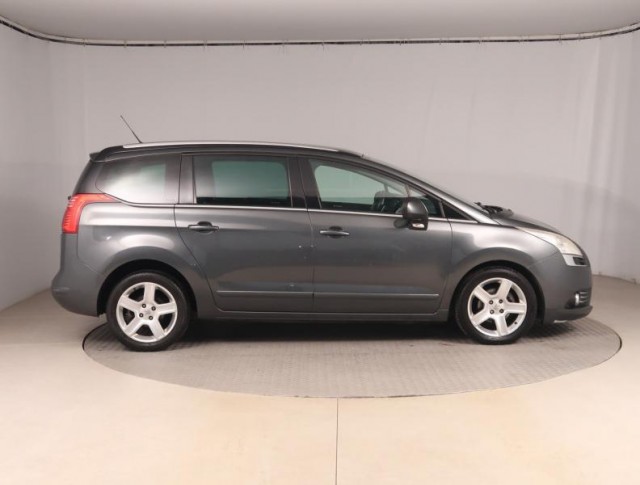 Peugeot 5008  1.6 HDi Active Pack