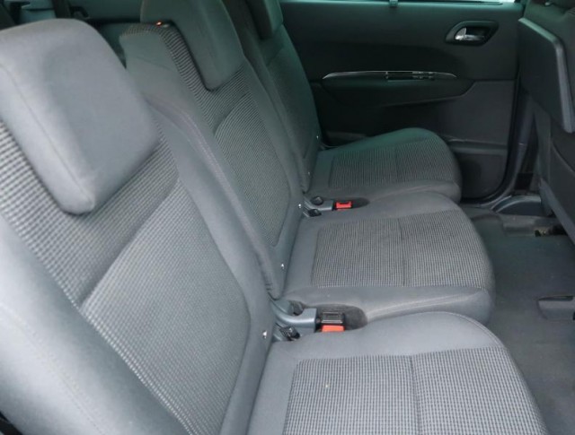 Peugeot 5008  1.6 HDi Active Pack