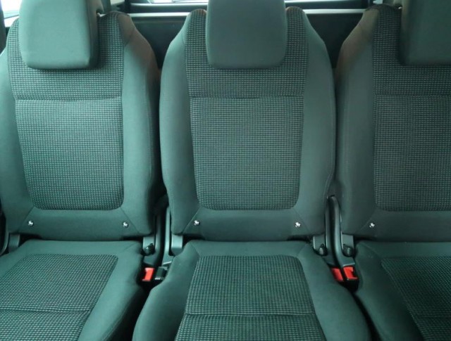 Peugeot 5008  1.6 HDi Active Pack