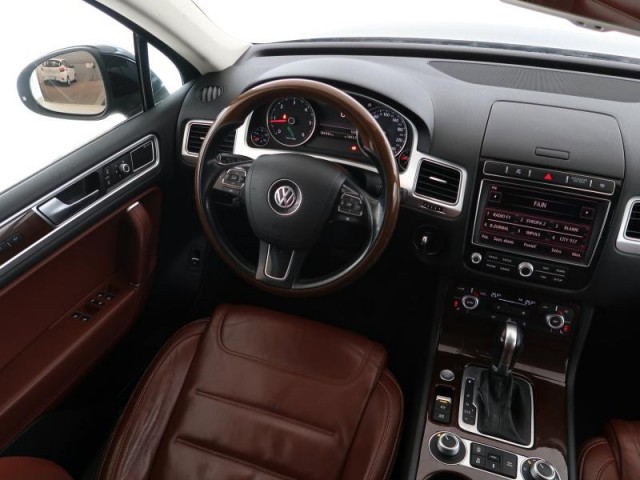Volkswagen Touareg  3.0 TDI 