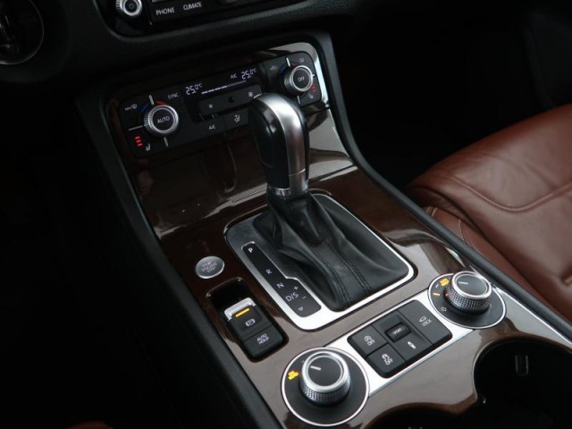 Volkswagen Touareg  3.0 TDI 