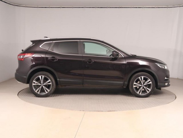Nissan Qashqai  1.2 DIG-T N-Connecta