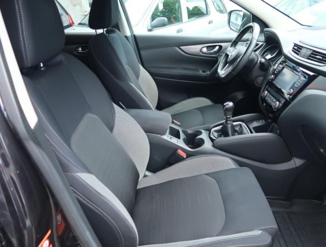 Nissan Qashqai  1.2 DIG-T N-Connecta