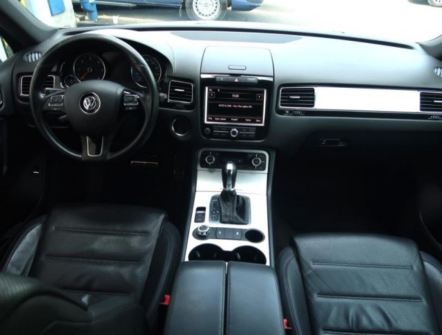 Volkswagen Touareg  3.0 TDI Carat