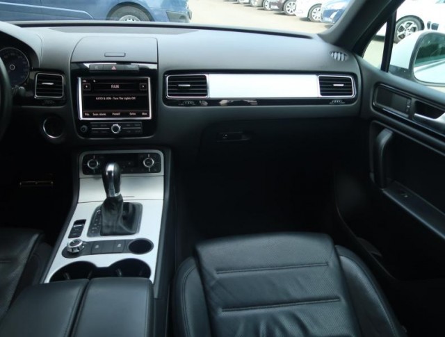 Volkswagen Touareg  3.0 TDI Carat