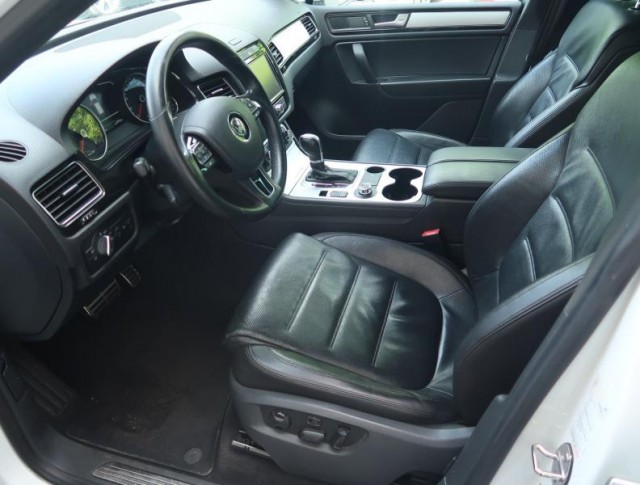 Volkswagen Touareg  3.0 TDI Carat