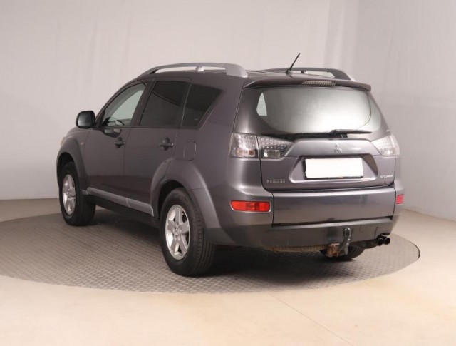 Mitsubishi Outlander  2.0 DI-D Intense