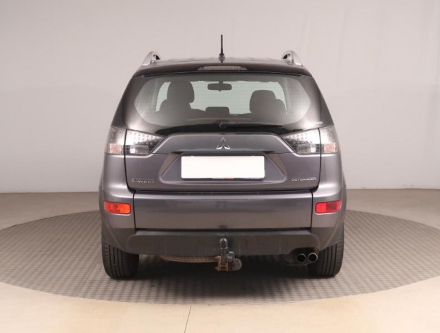 Mitsubishi Outlander  2.0 DI-D Intense