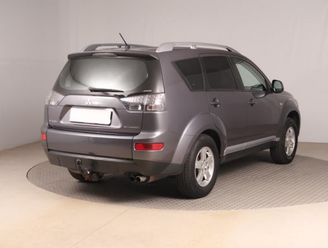 Mitsubishi Outlander  2.0 DI-D Intense