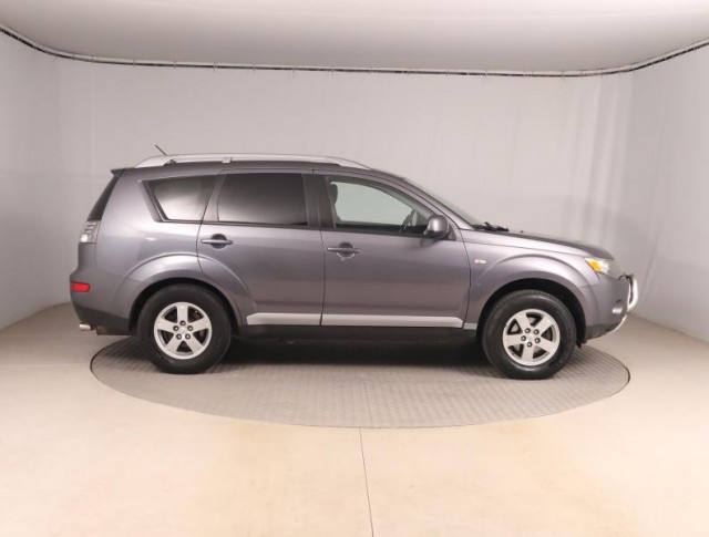 Mitsubishi Outlander  2.0 DI-D Intense