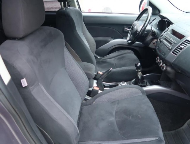Mitsubishi Outlander  2.0 DI-D Intense