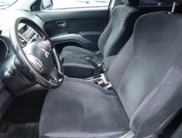 Mitsubishi Outlander  2.0 DI-D Intense