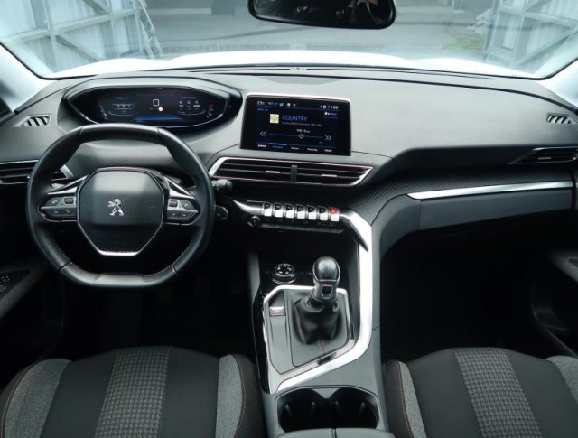 Peugeot 3008  1.2 PureTech 