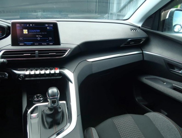 Peugeot 3008  1.2 PureTech 