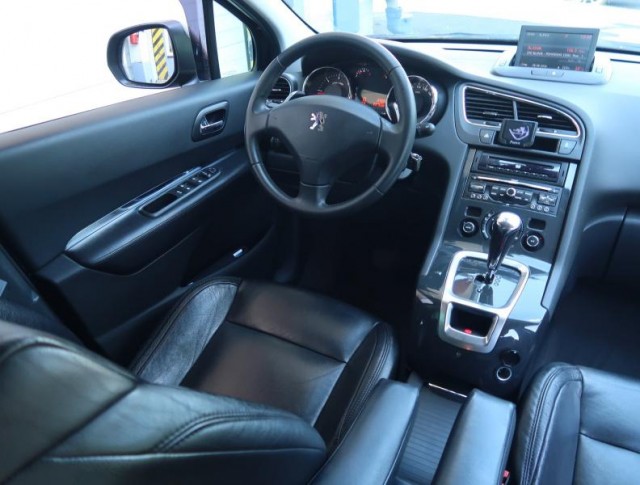 Peugeot 5008  1.6 HDi Active Pack