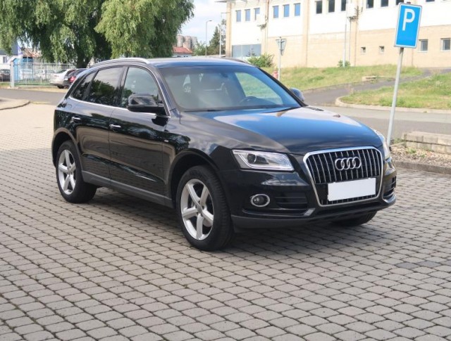 Audi Q5  2.0 TDI S line